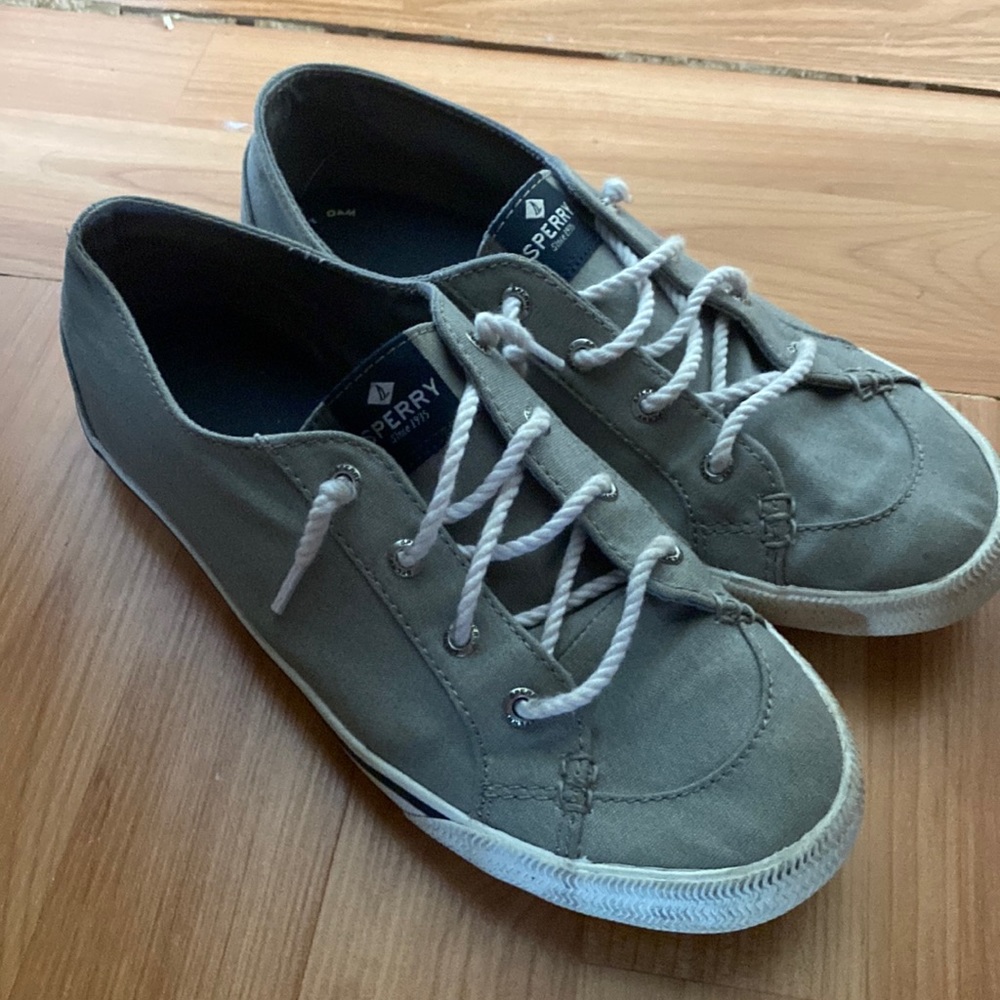 Grey sperry’s